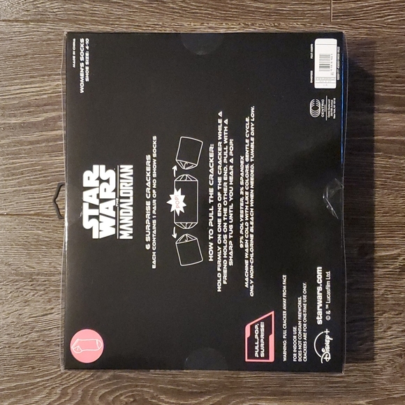 STAR WARS The Mandalorian 6 Surprise Crackers - Socks Brand New in Package - Picture 5 of 9